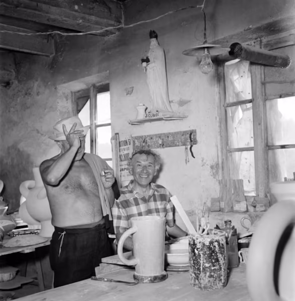 | Marc Chagall Pablo Picasso and Marc Chagall at the Madoura ceramics workshop in Vallauris 1948 - Photo Getty Images